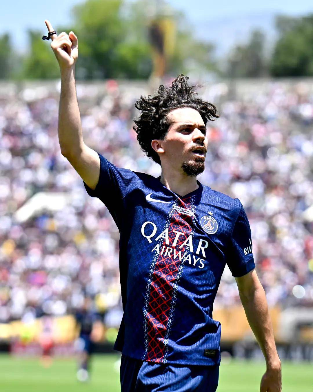 开云体育-法甲赛程吃紧，巴黎圣日耳曼加时末段调整名单，质疑声仍在，年轻球员得到机会的简单介绍